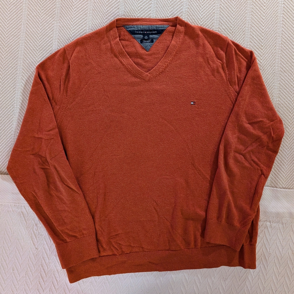 Tommy Hilfiger Men's Burnt Orange V-Neck Sweater